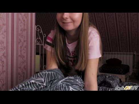 ❤️ Blondie waxay si qoto dheer u nuugtaa BFF's waxayna ku dhufanaysaa afkeeda ️  lulataaye%so.porno-fuq.ru